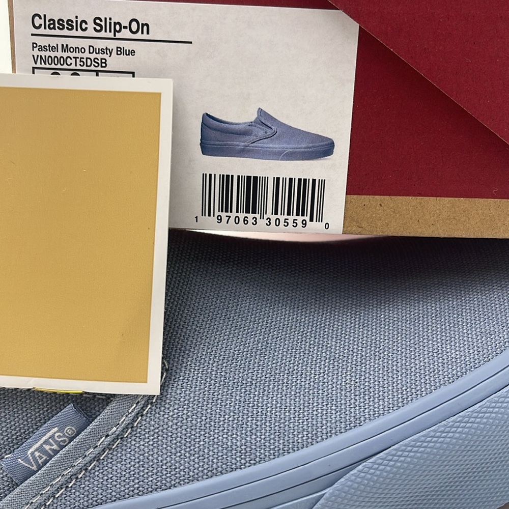 Vans Men’s Sky Blue Canvas Classic Slip-On
Pastel Mono Dusty Blue
VN000CT5DSB| - Picture 16 of 16